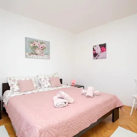 Apartamento By The Sea Slatine, Ciovo - 24266 *