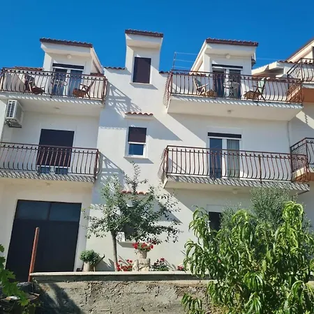 Apartment By The Sea Slatine, Ciovo - 24266